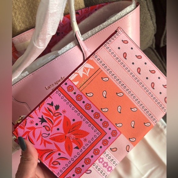 Authentic KATE SPADE Saffiano leather bandana print with wristlet tote bag - Picture 2 of 16